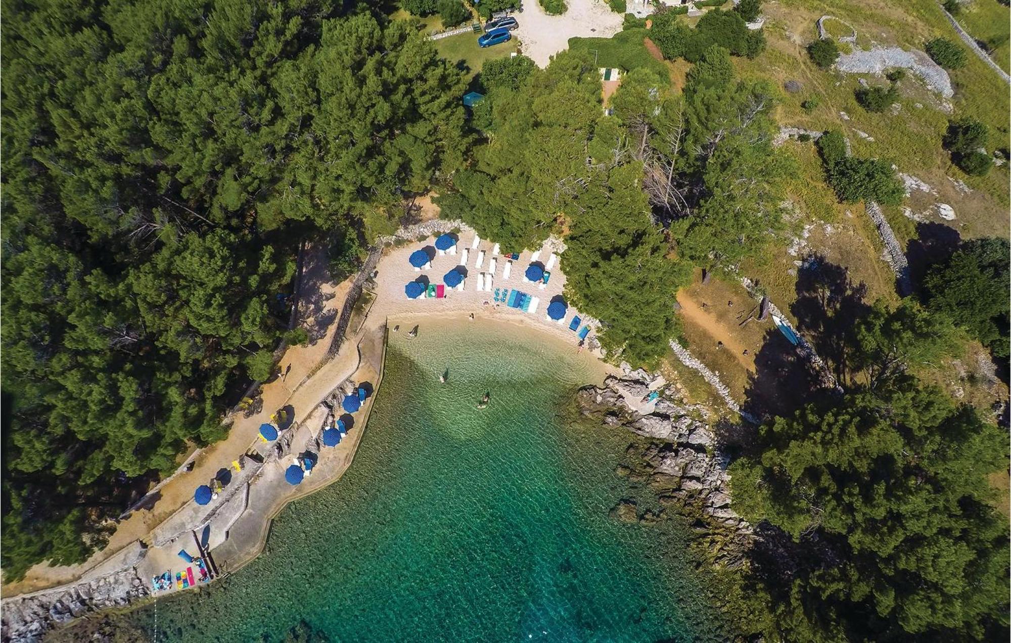 Lovely Apartment In Veli Losinj With Kitchen Экстерьер фото