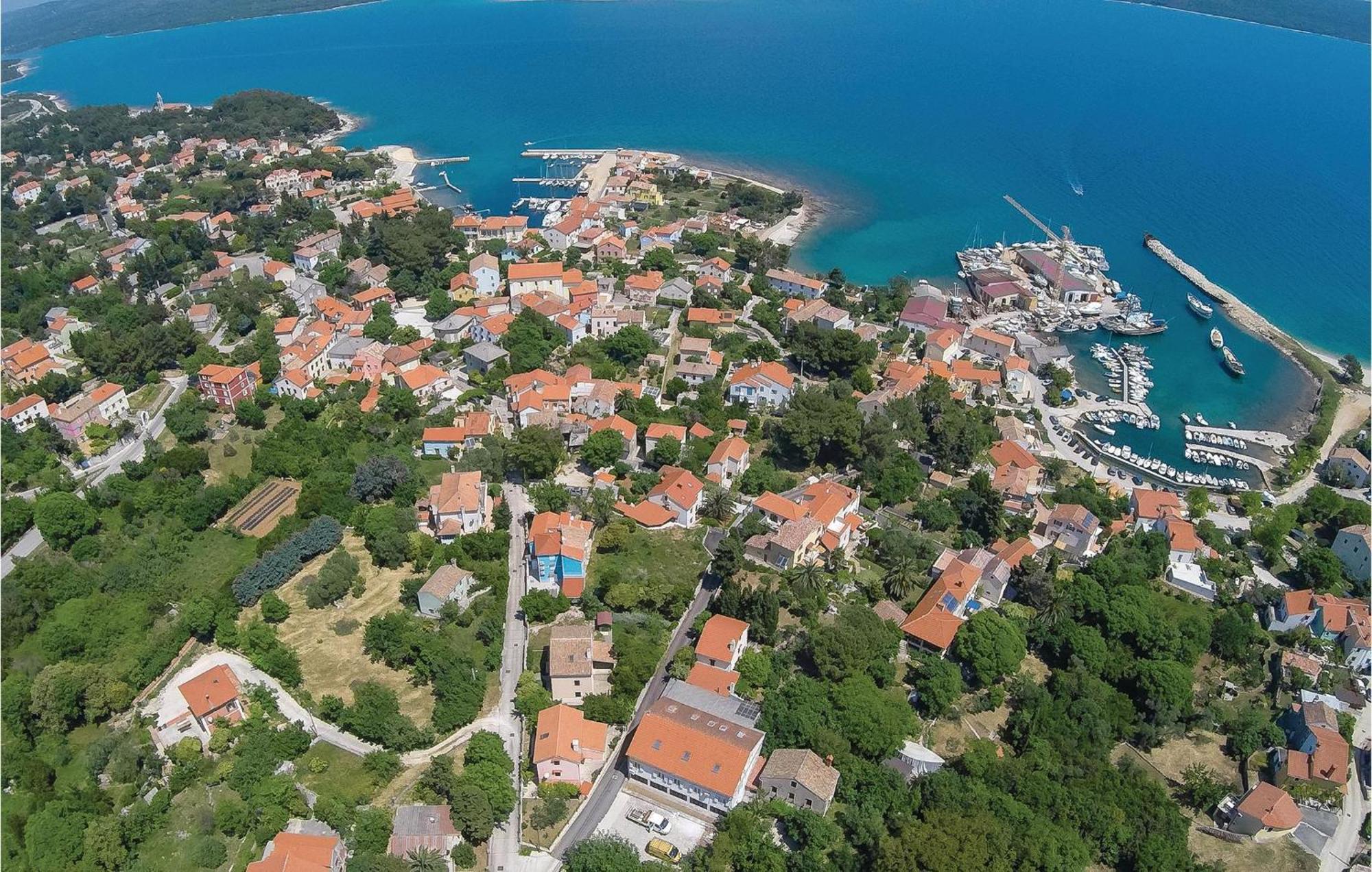 Lovely Apartment In Veli Losinj With Kitchen Экстерьер фото
